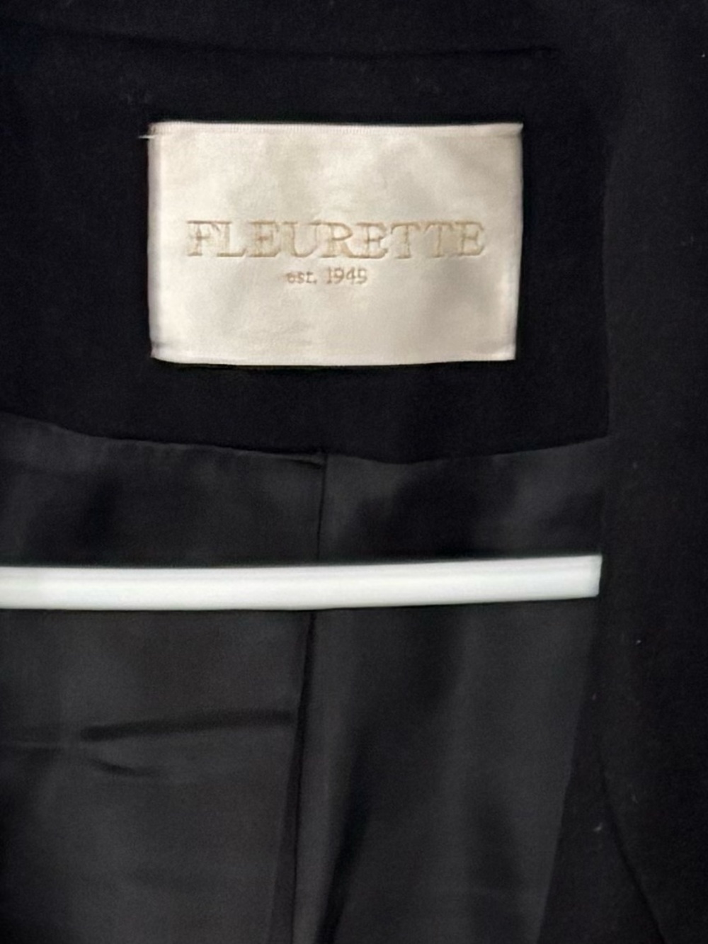 FLEURETTE
FLEURETTE Black Solid
Topcoat Coat Jacket Loro Piana
100% Wool Pockets - Picture 3 of 7